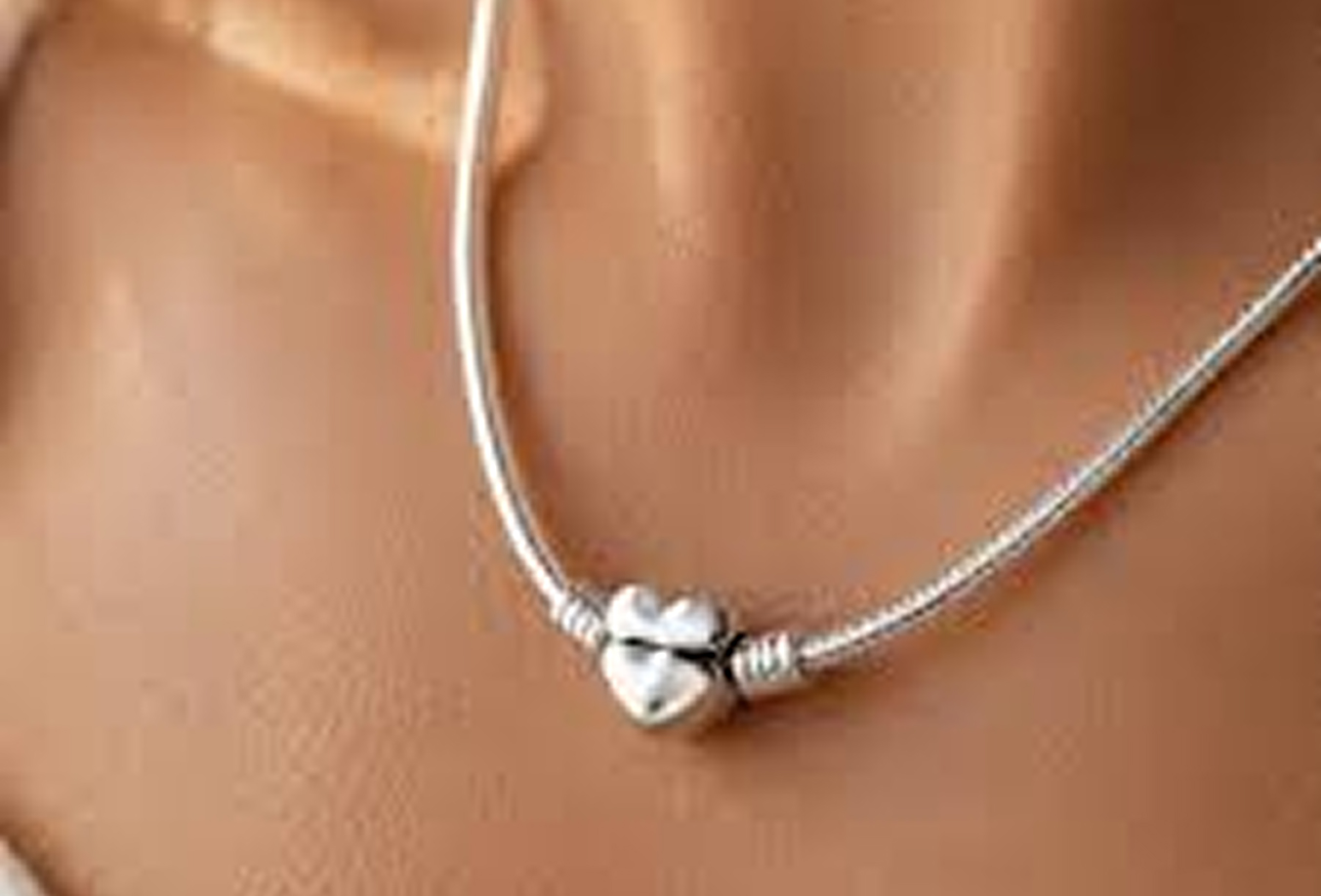Necklace view 2